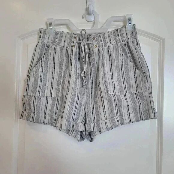 Ci Sono Girl’s White/Black Linen Striped Paper Bag Shorts - Picture 2 of 8